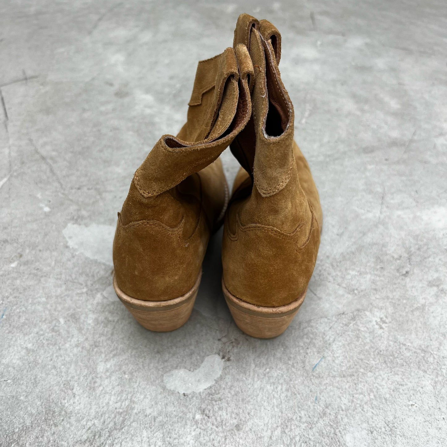 מגפי זמש חומים של Jeffrey Campbell