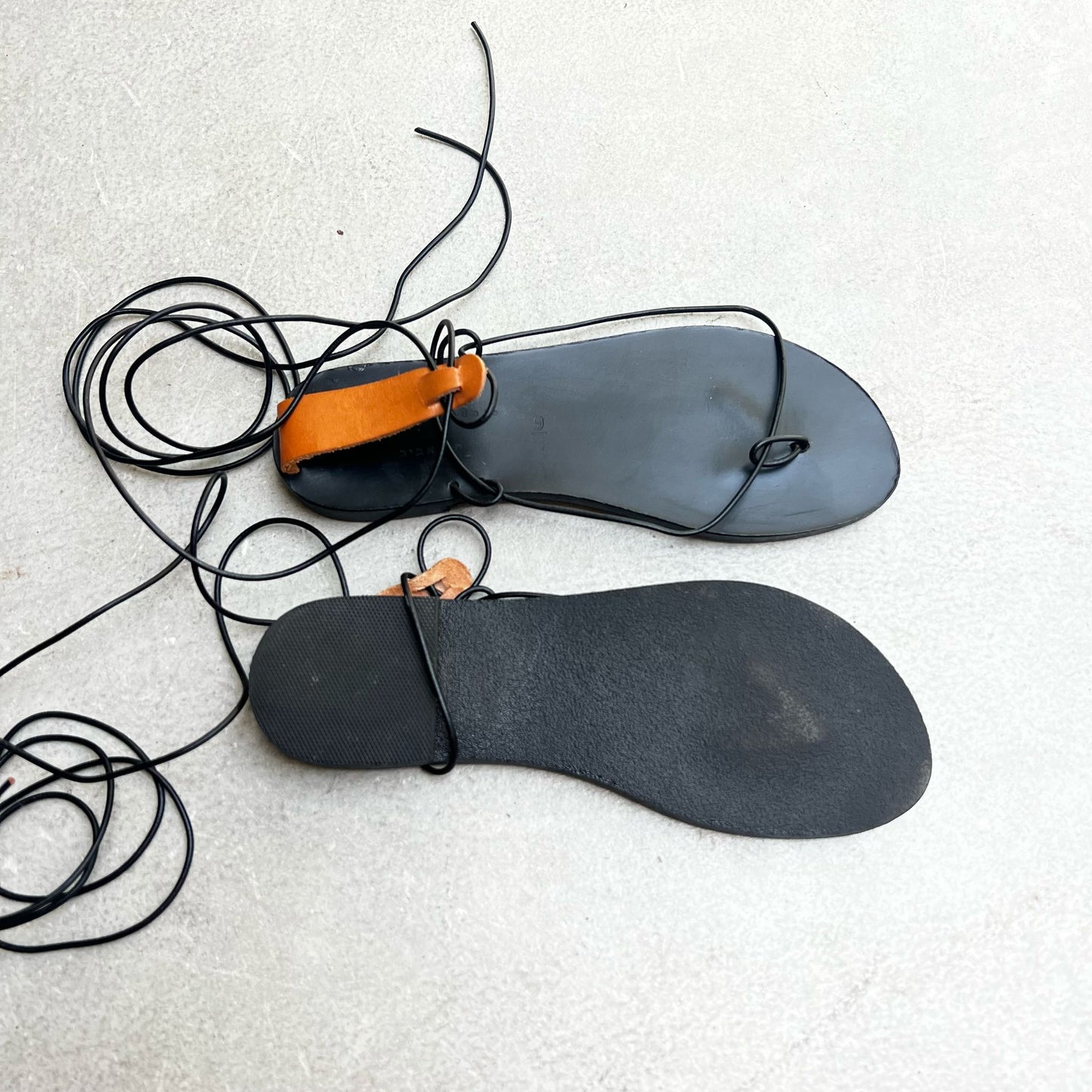 סנדלי קשירה מעור של Greek Sandals
