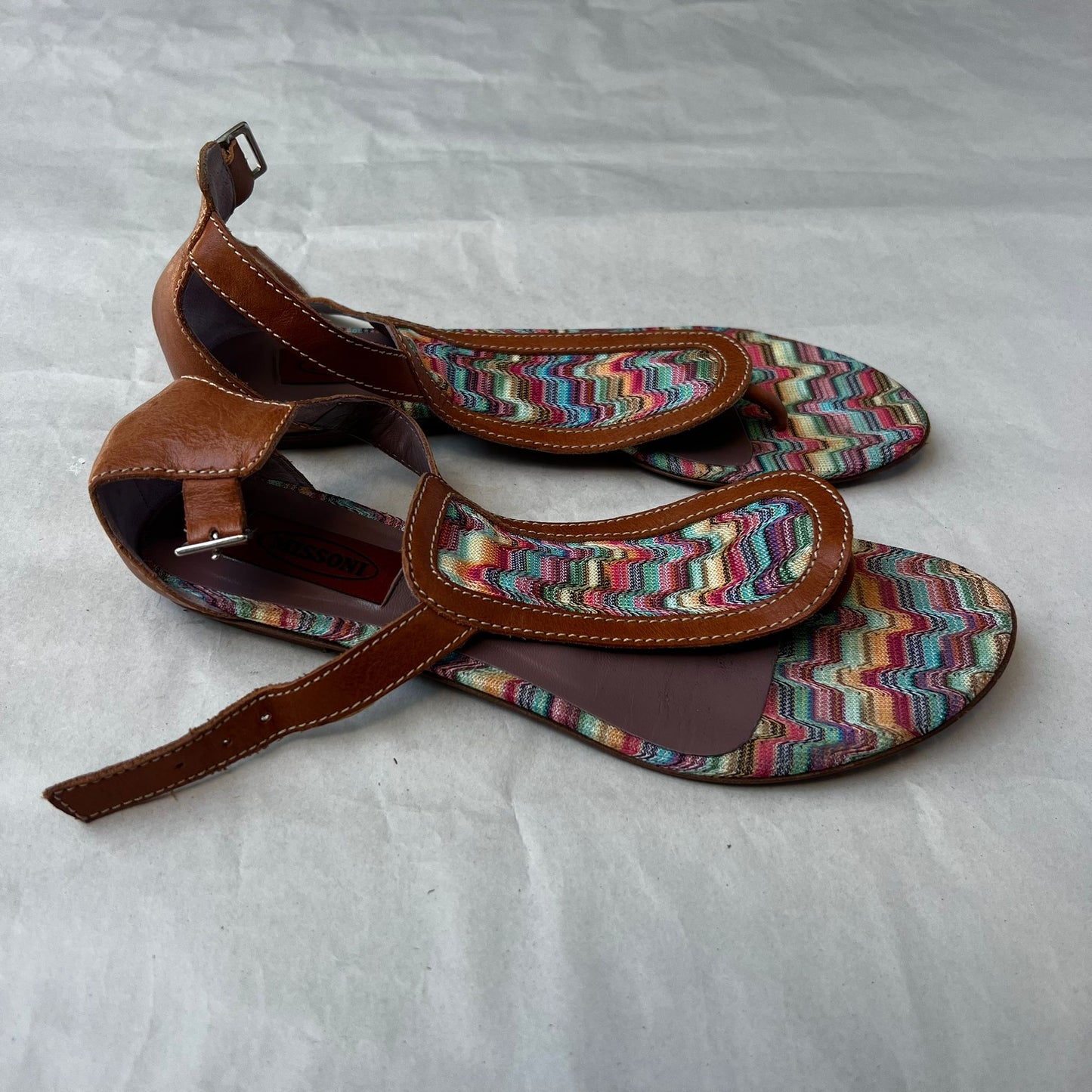 סנדלים צבעוניים של Missoni