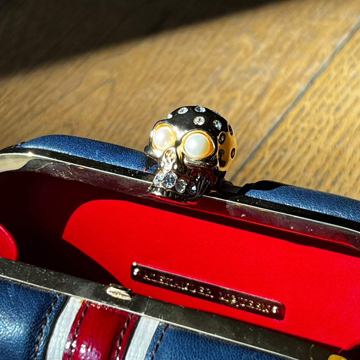 קלאטץ׳ בריטניה של Alexander McQueen