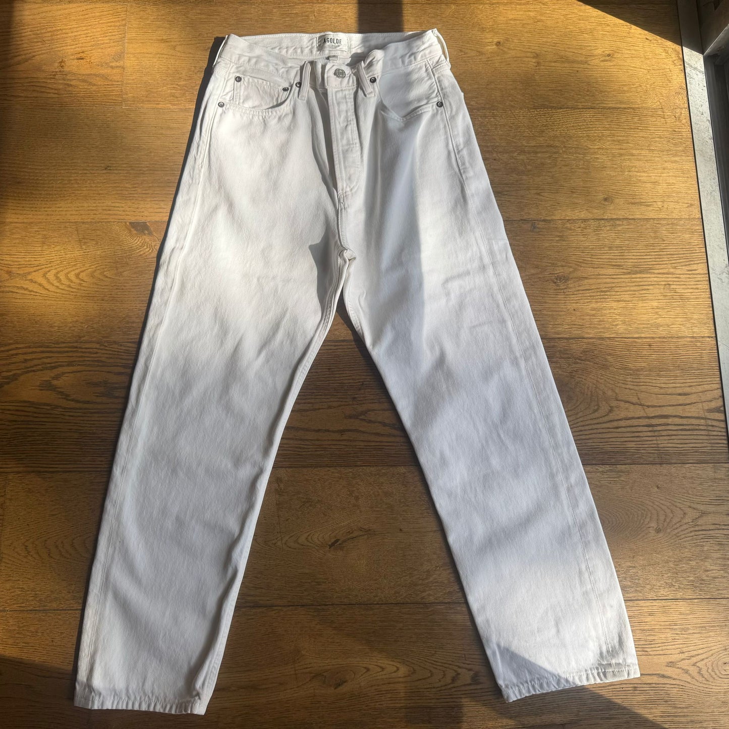 ג׳ינס לבן של Agolde