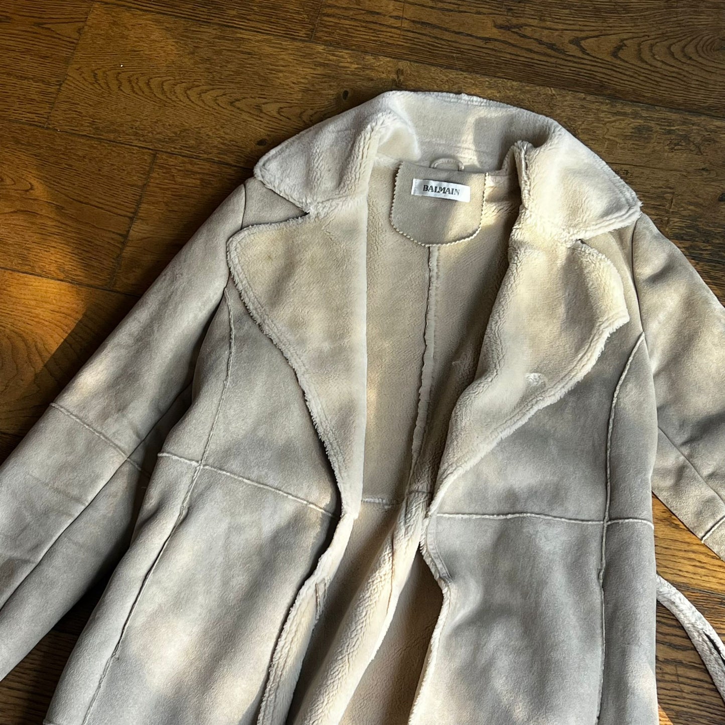 מעיל פרווה בהיר של Balmain