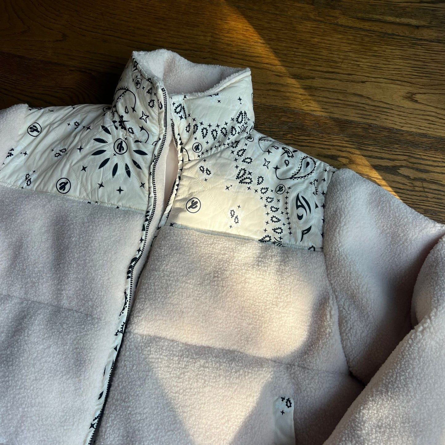 ג׳קט בהיר של Arizona Love