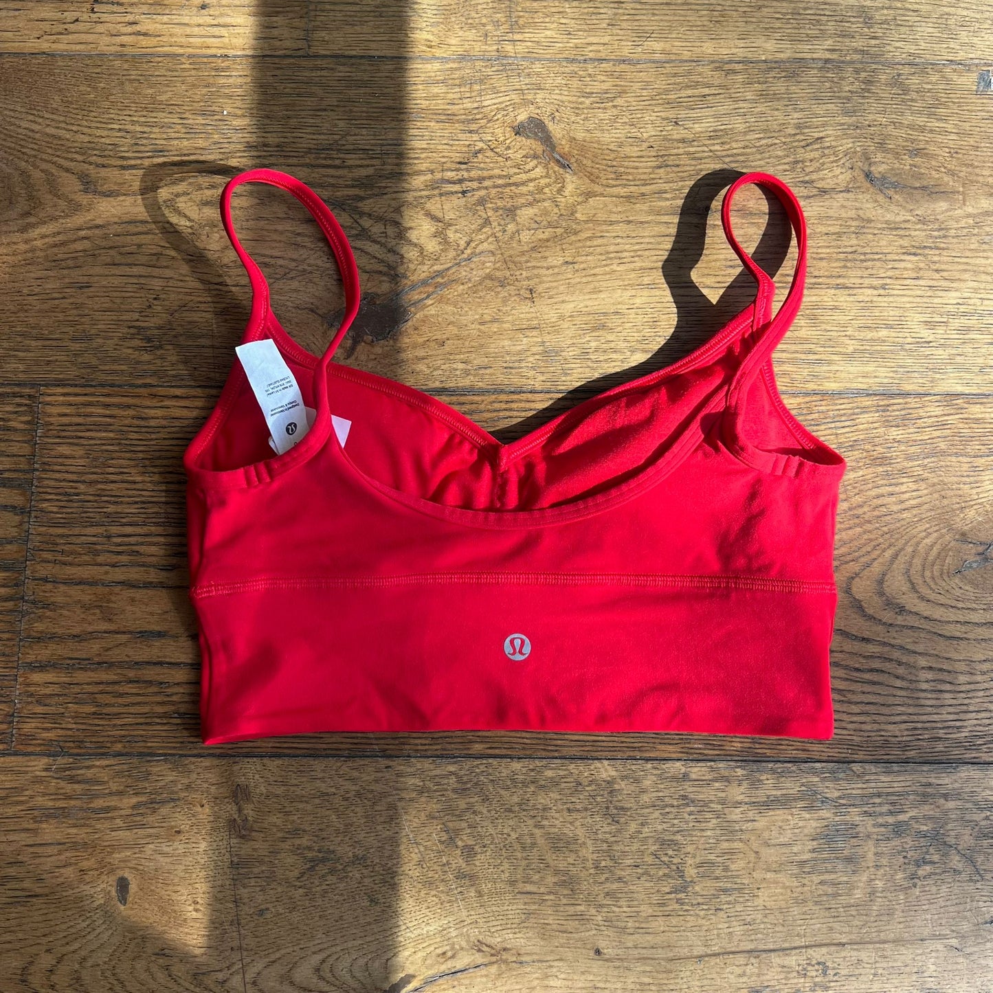 ברלט ספורטיבי אדום של Lululemon