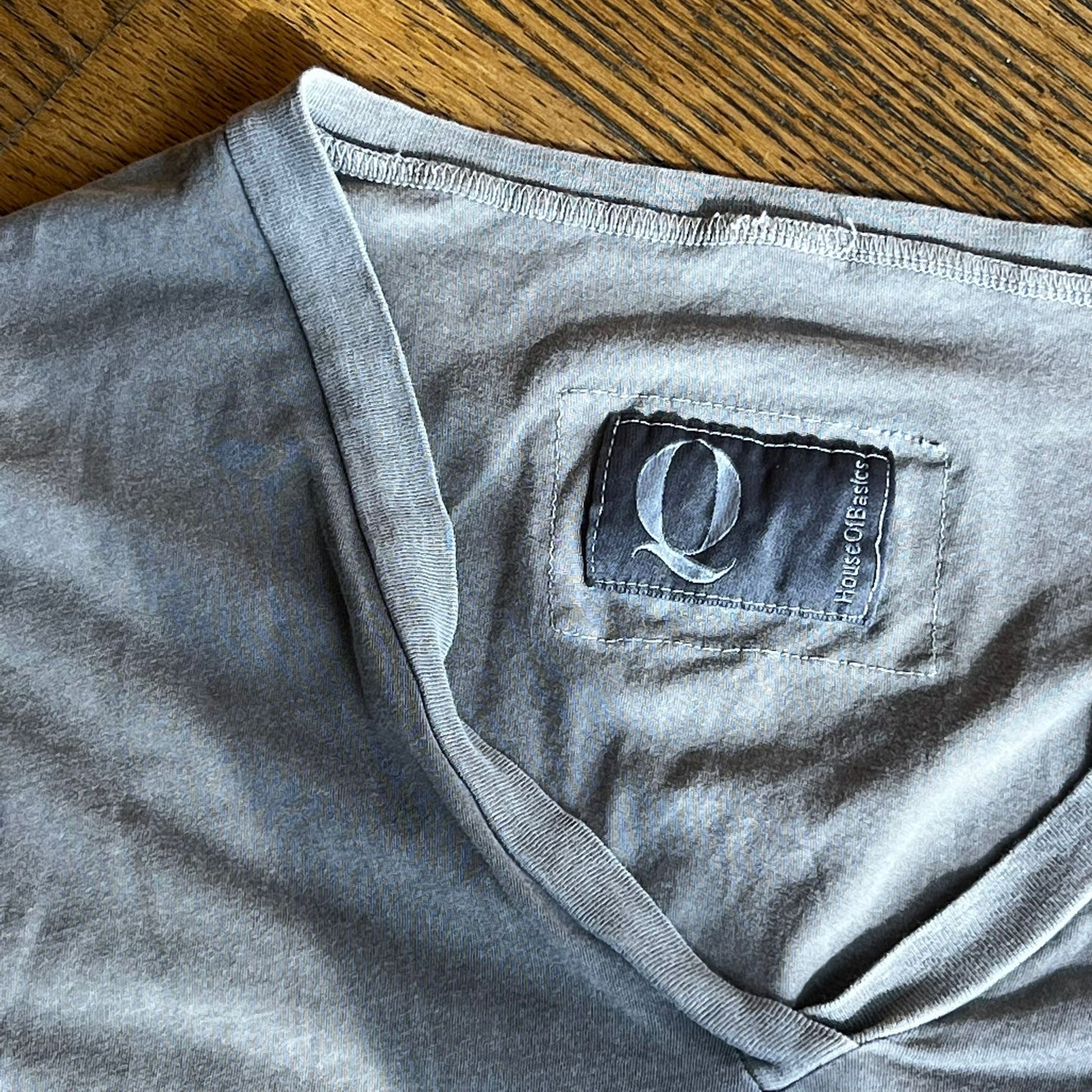 חולצה ארוכה אפורה של Q