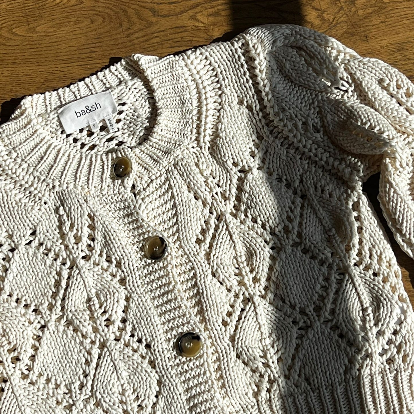 סריג כפתורים של ba&sh