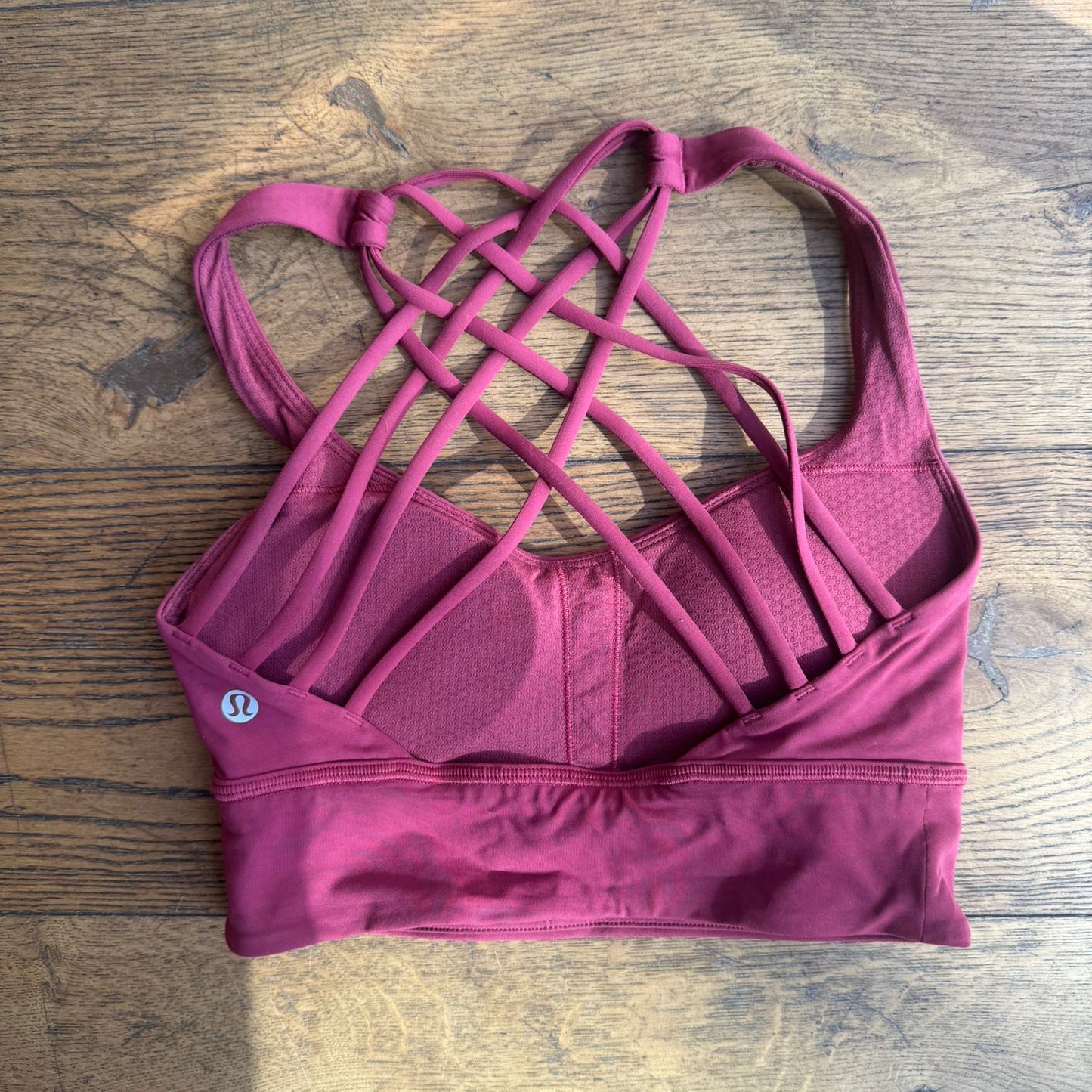 טופ ספורטיבי ורוד של Lululemon