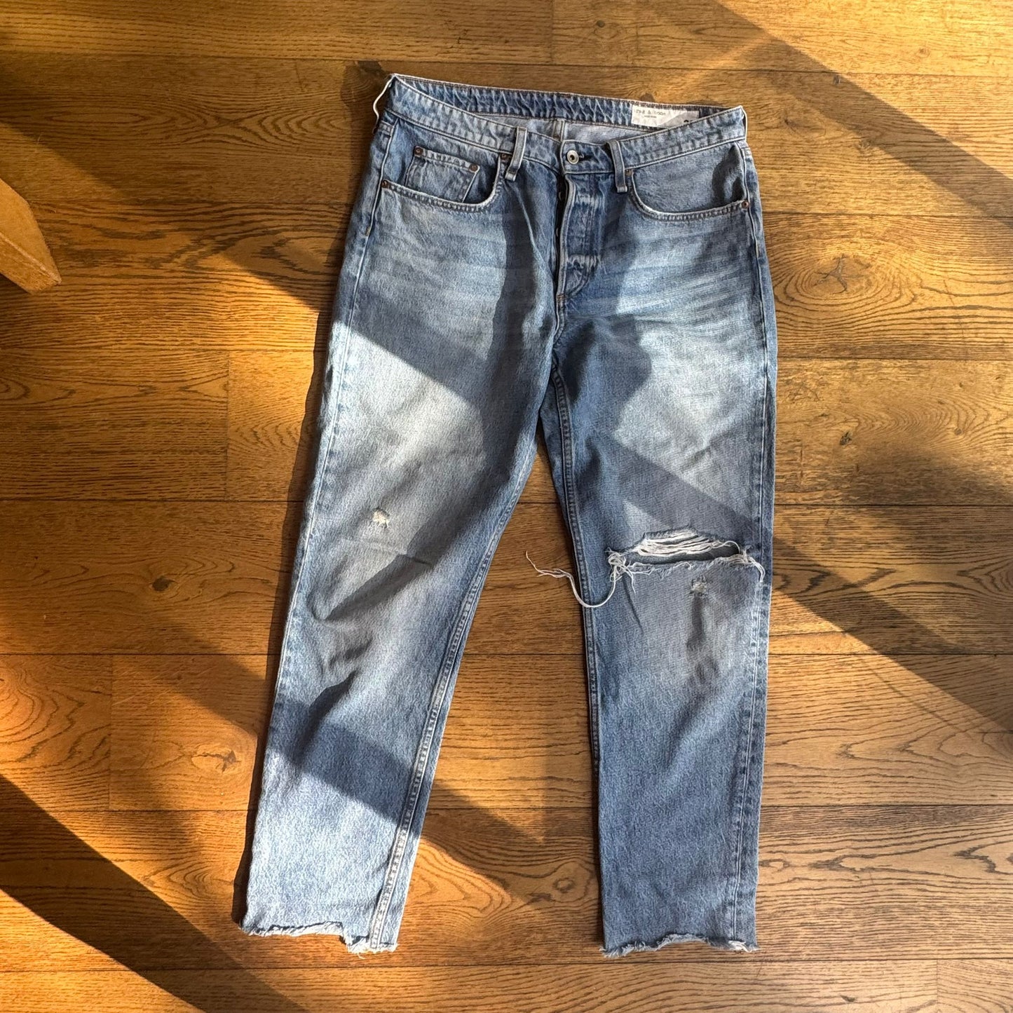 ג׳ינס בהיר קרעים של rag & bone