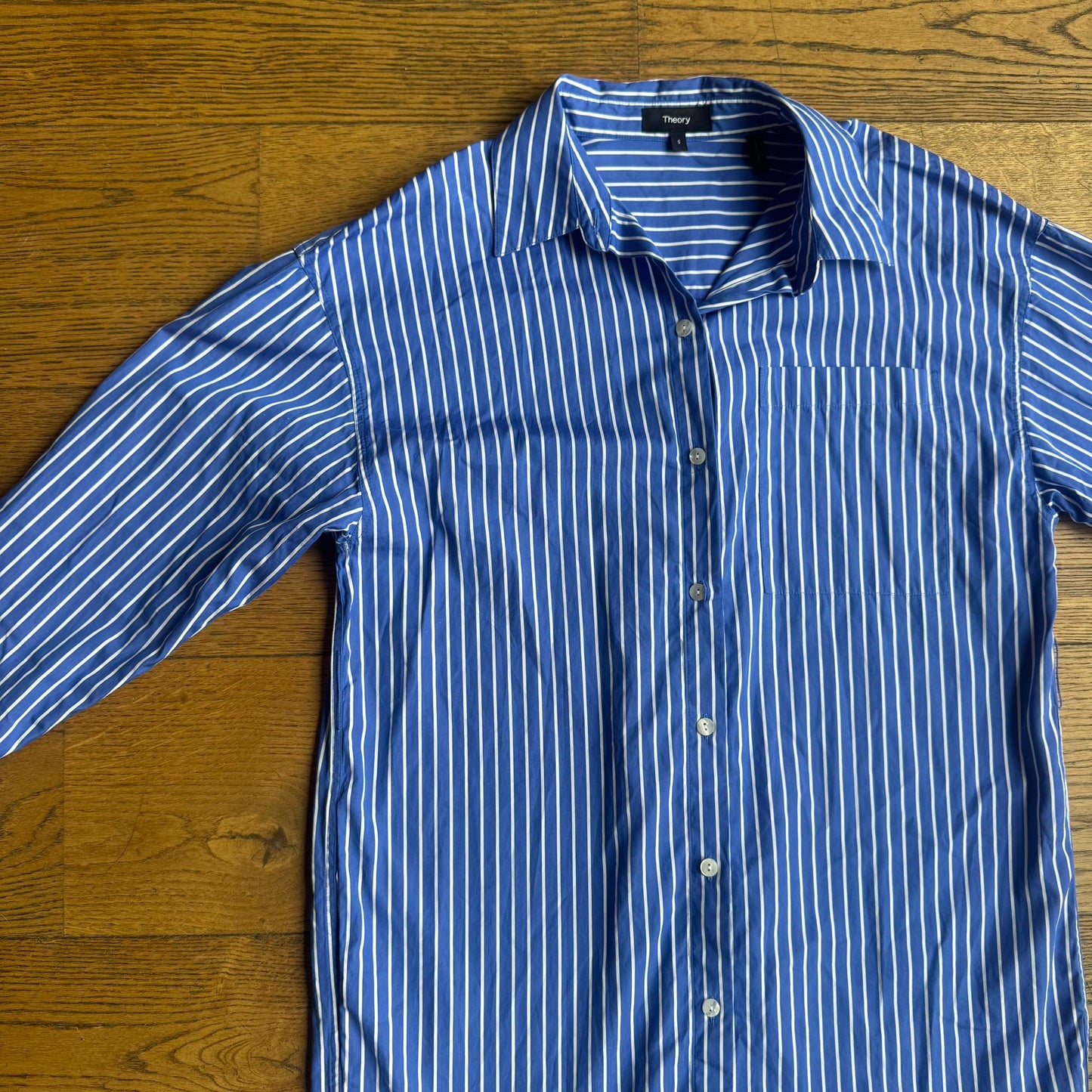 טוניקת פסים של Theory