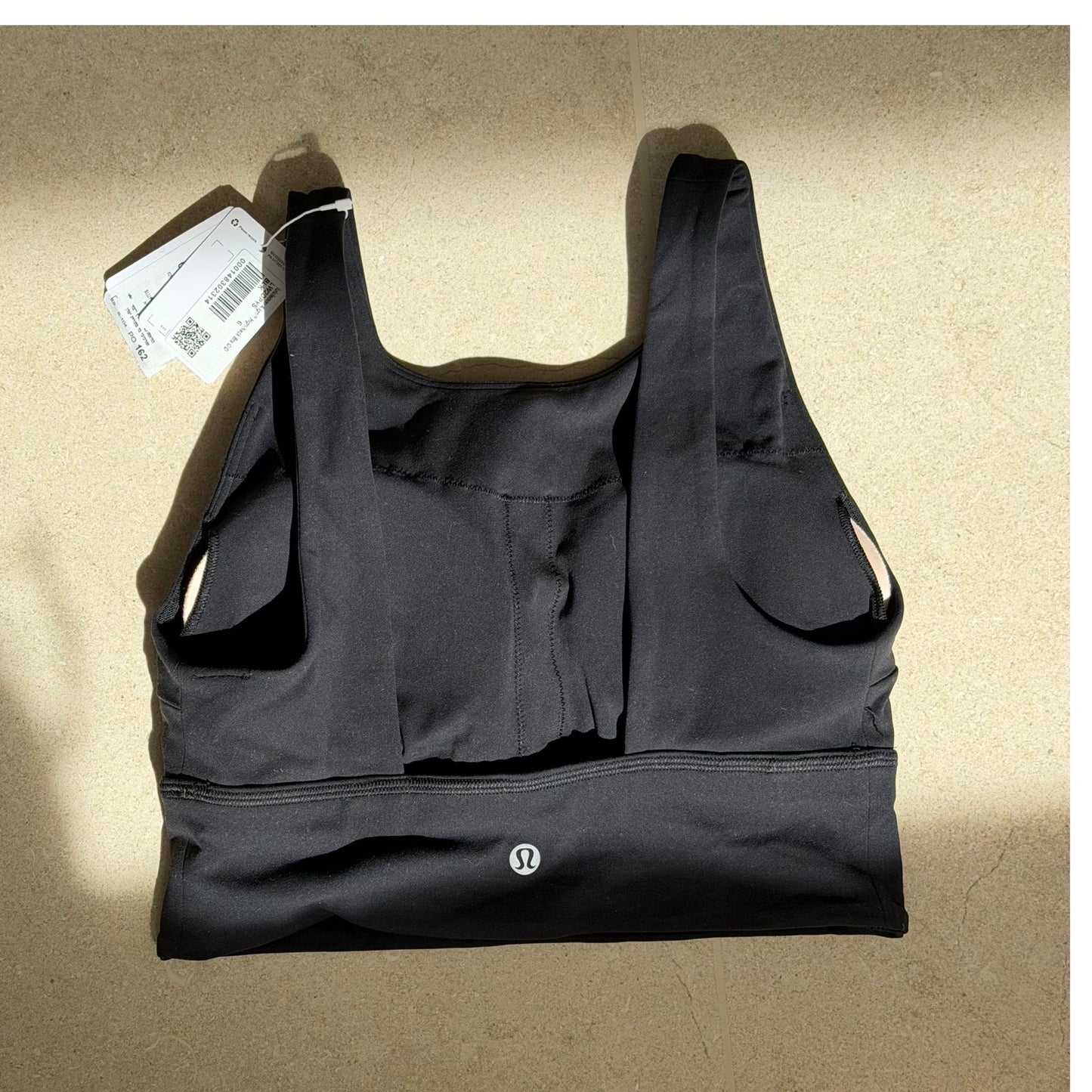 טופ שחור ספורטיבי של lululemon