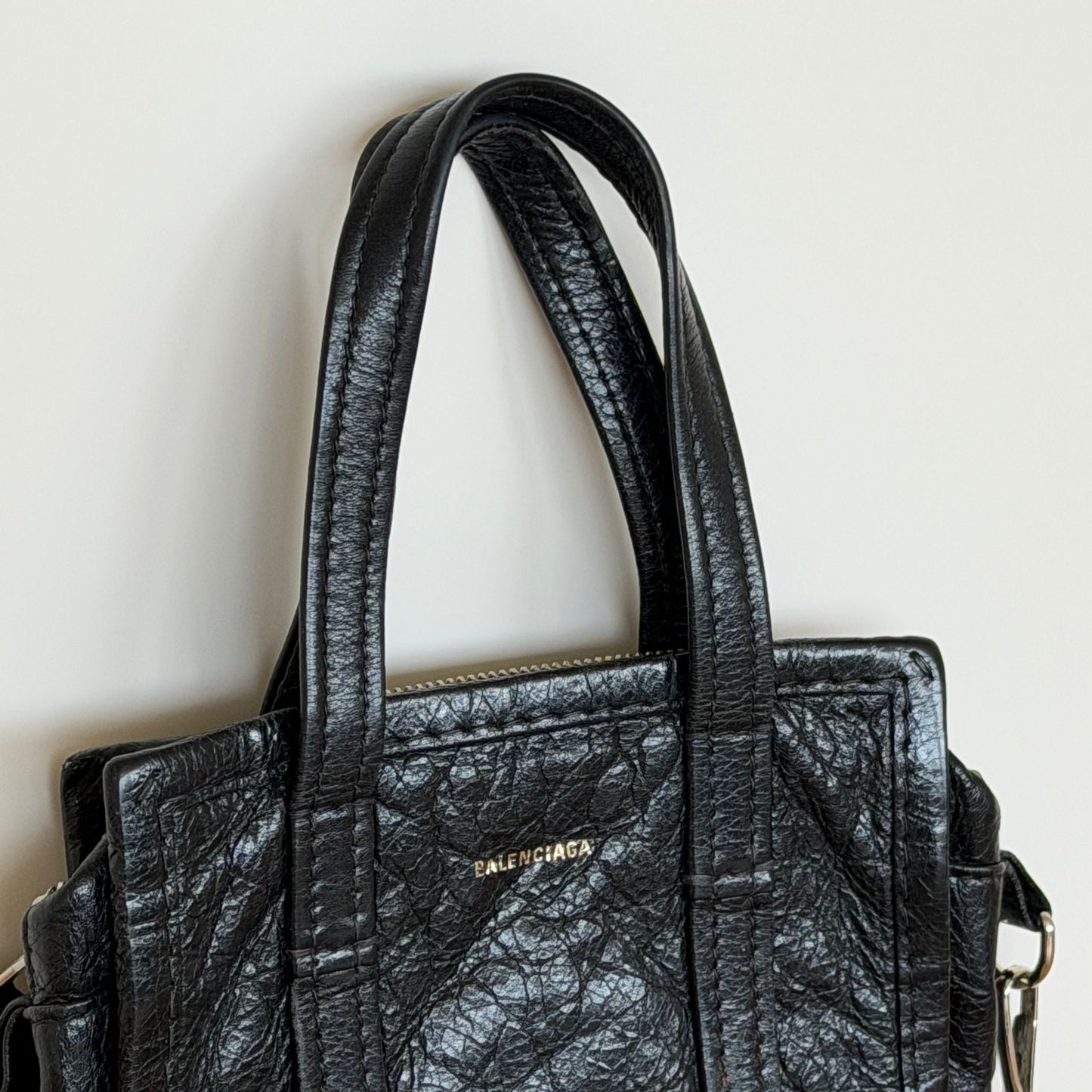 תיק Crossbody מעור של Balenciaga