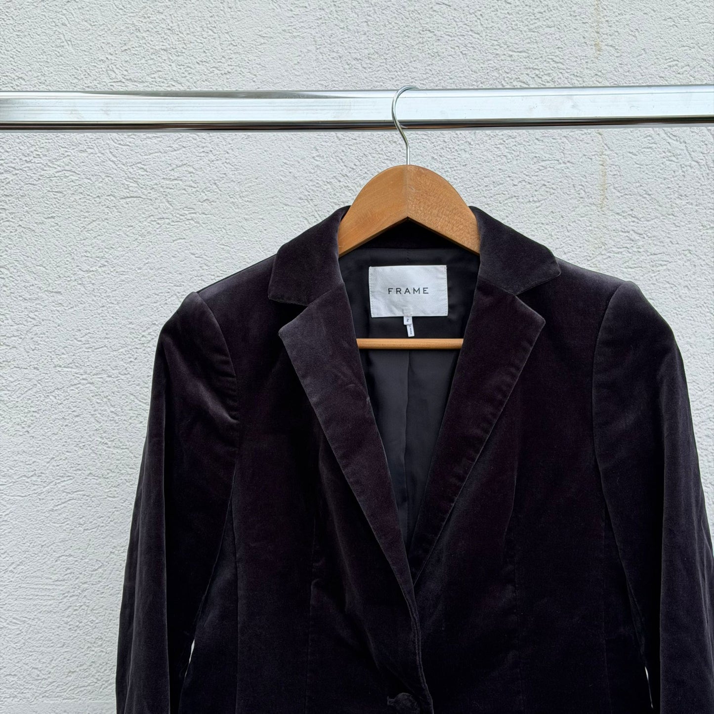 בלייזר קטיפה כהה של Frame