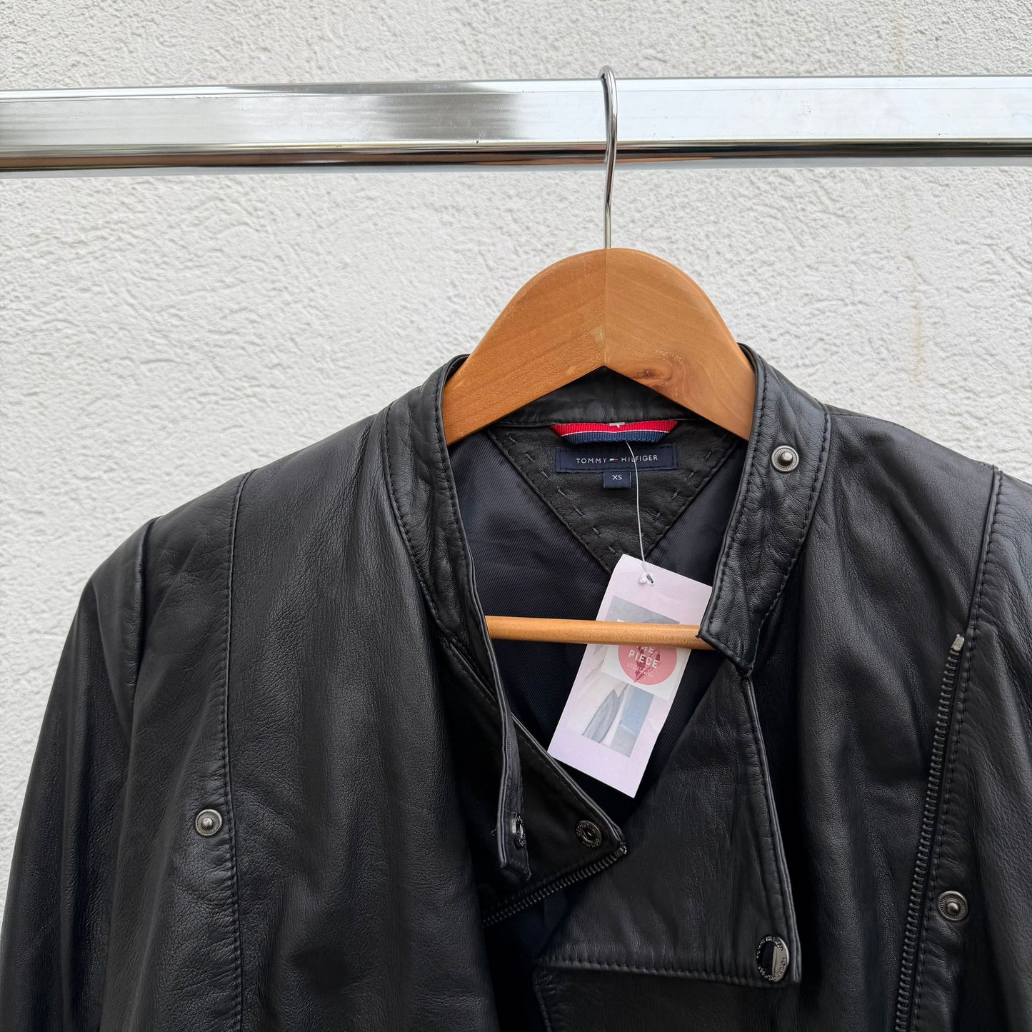 ג׳קט עור מגניב של Tommy Hilfiger