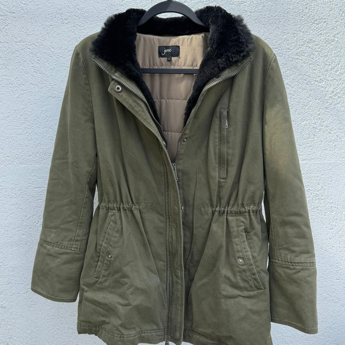 מעיל ירוק עם פרווה של June