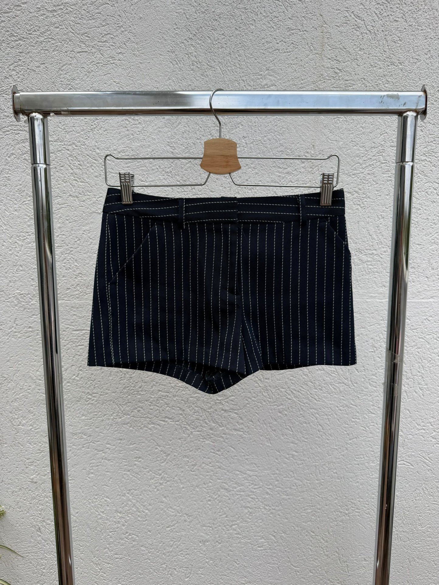 The Frankie Shop מכנסיים קצרים פסים של