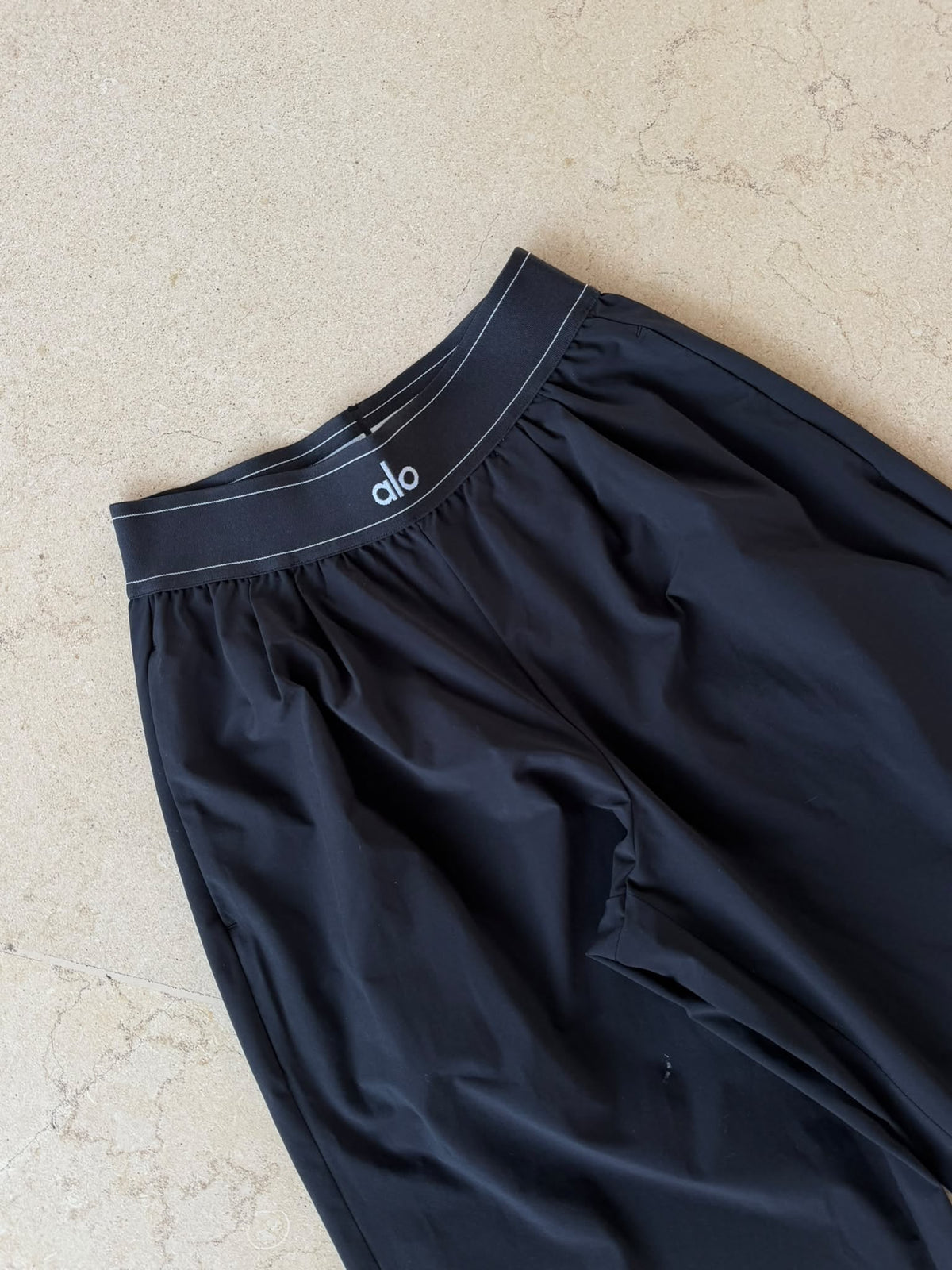 Alo Yoga black trousers
