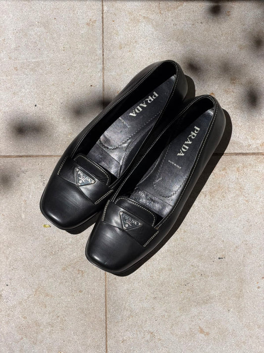 נעלי Loafers של Prada