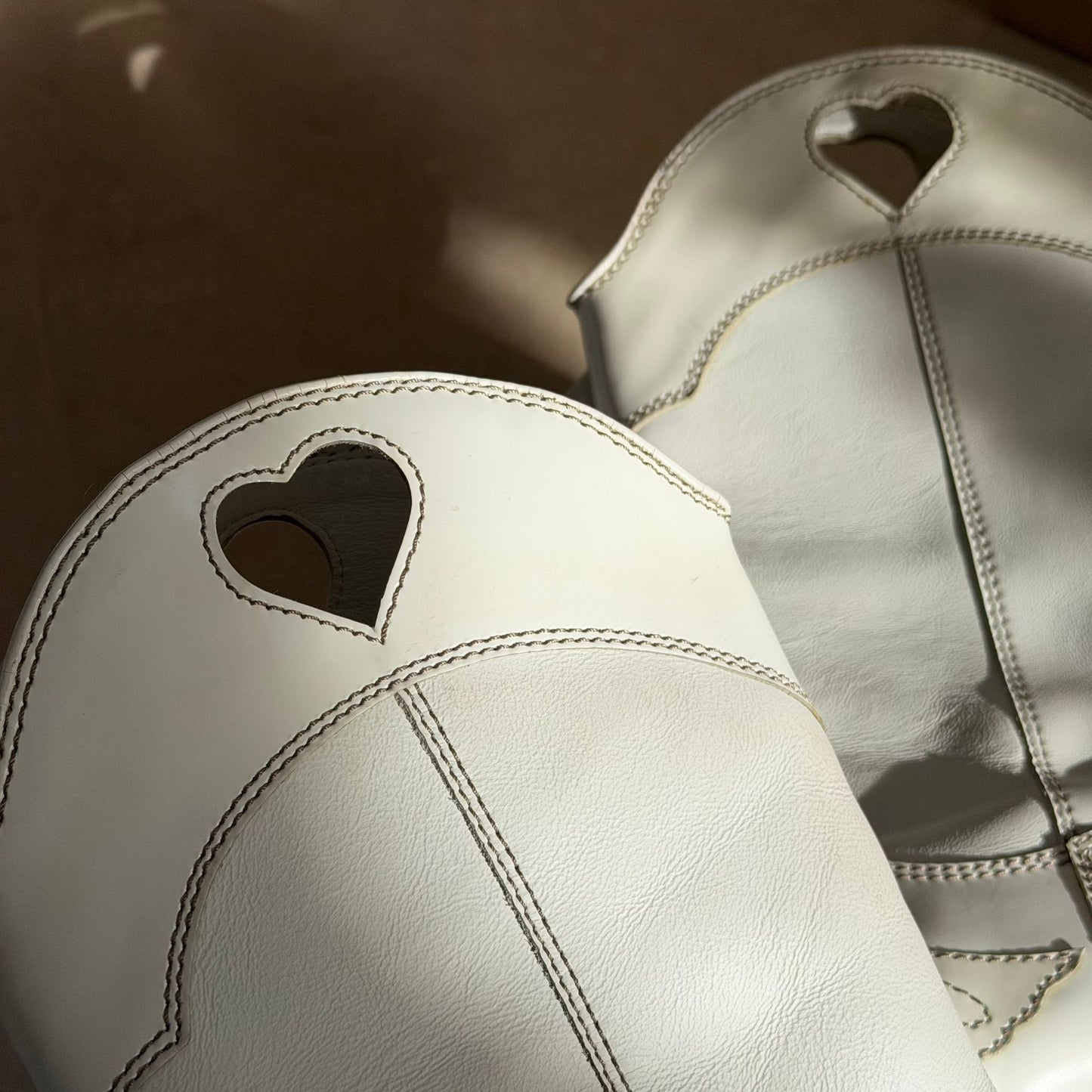 מגפי בוקרים לבנים של GANNI