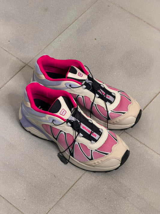 Salomon pink shoes