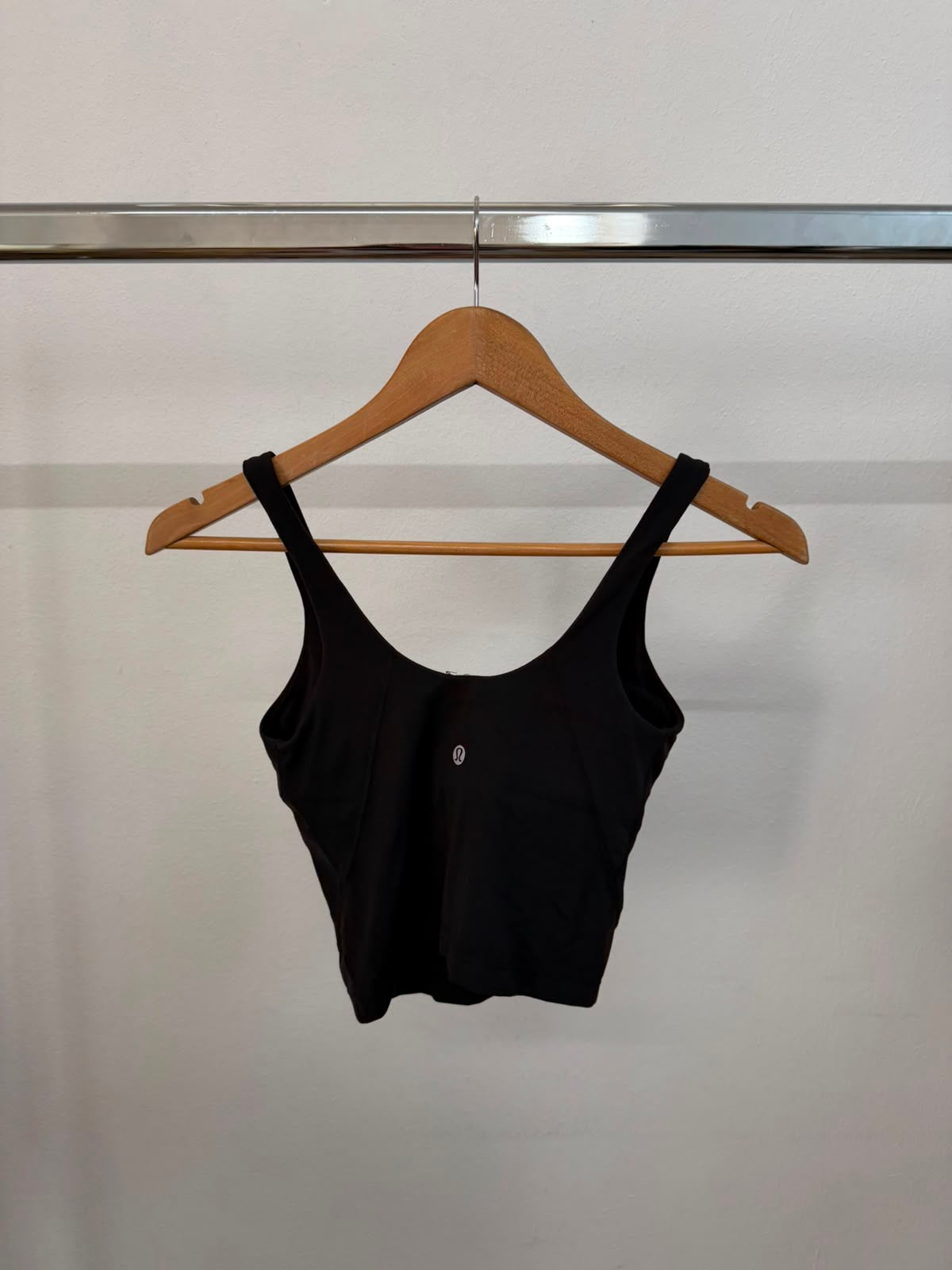 גופייה שחורה של Lululemon