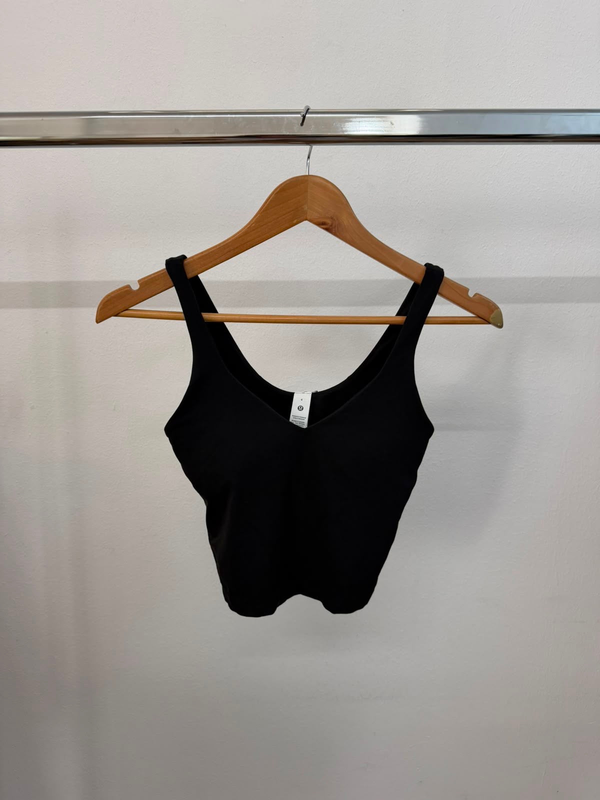 גופייה שחורה של Lululemon