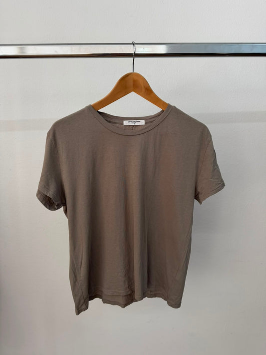 טישירט חומה של Perfectwhitetee