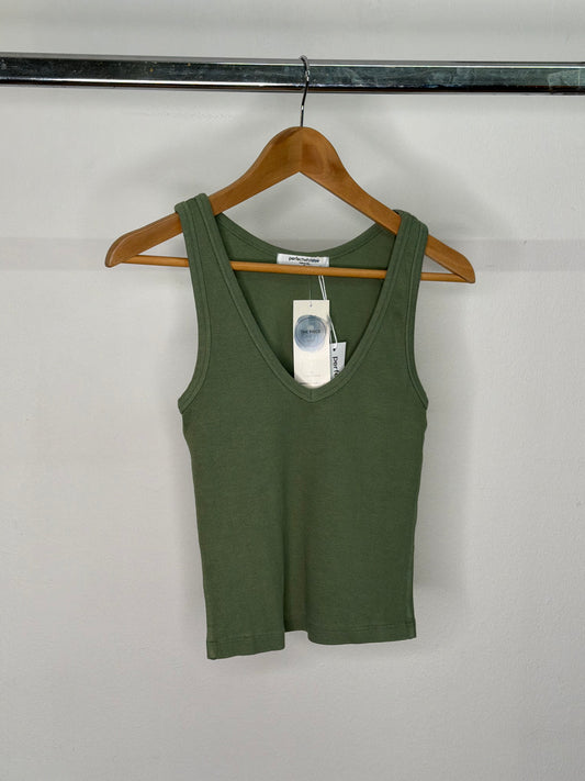 Perfectwhitetee green top