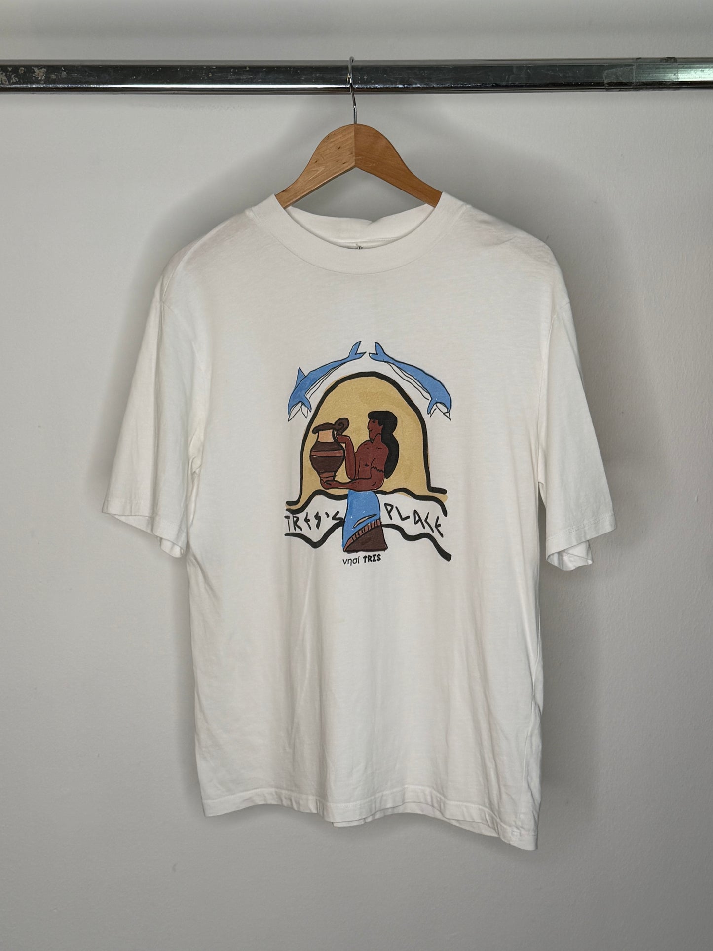 TRES graphic t shirt