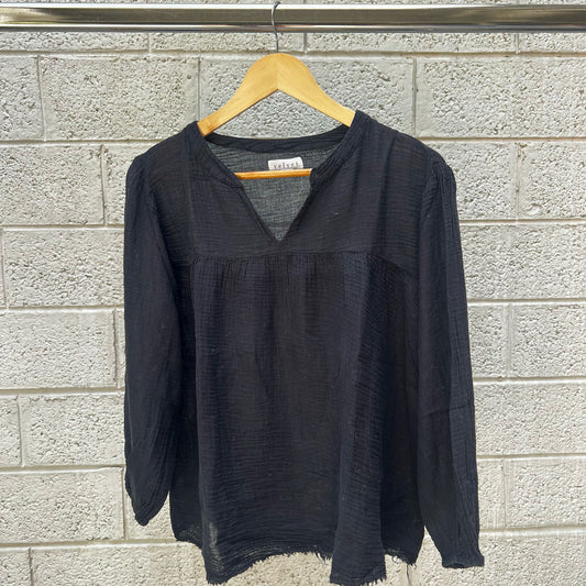 חולצת טטרה שחורה של Velvet