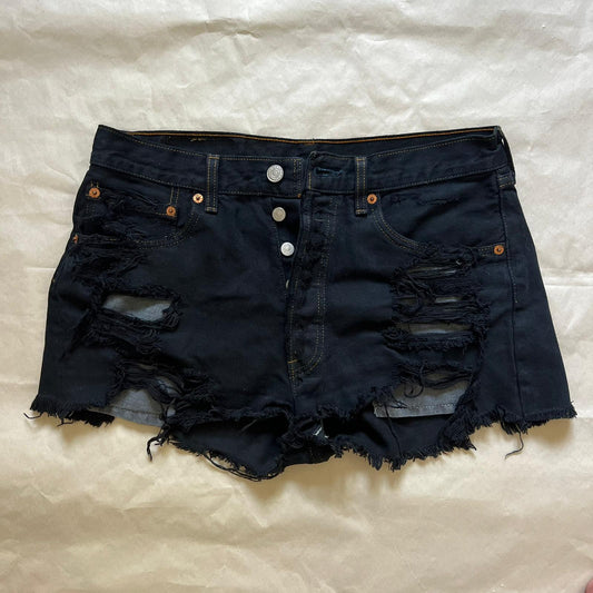 שורטס ג׳ינס שחורים בסגנון קרוע של Levi's