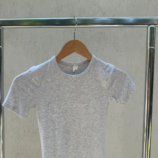 חולצה אפורה קצרה של Lululemon