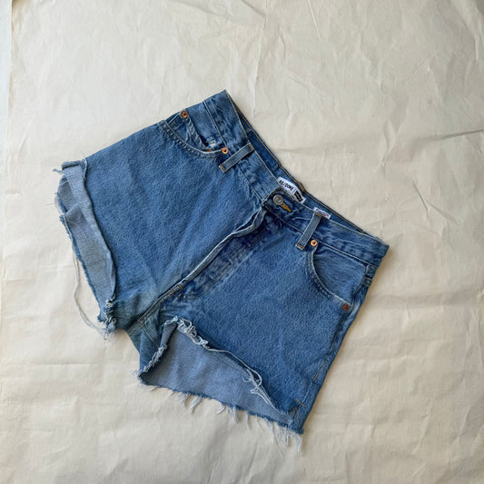 שורטס ג׳ינס של Levis x RE/DONE