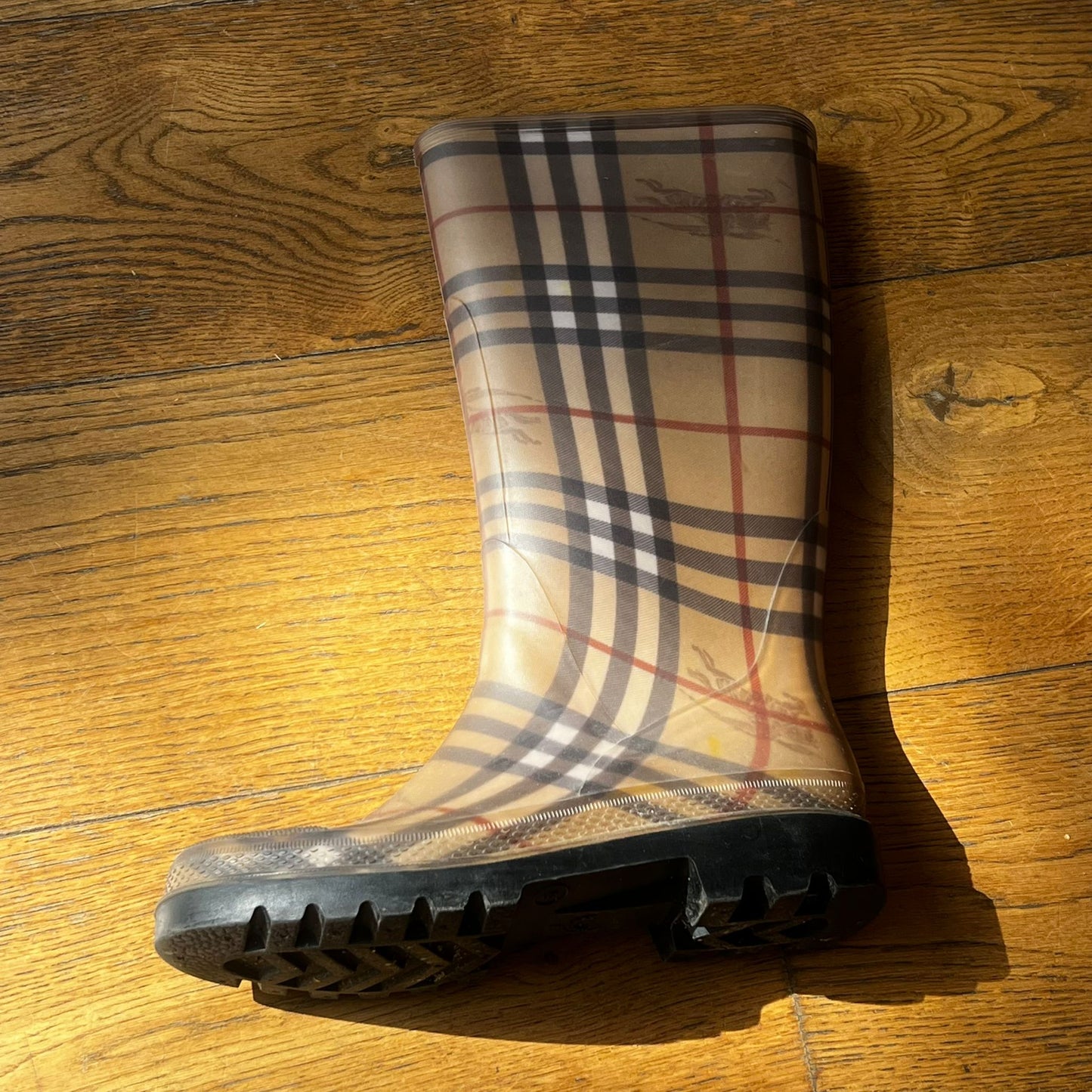 מגפי גומי גבוהים של Burberry