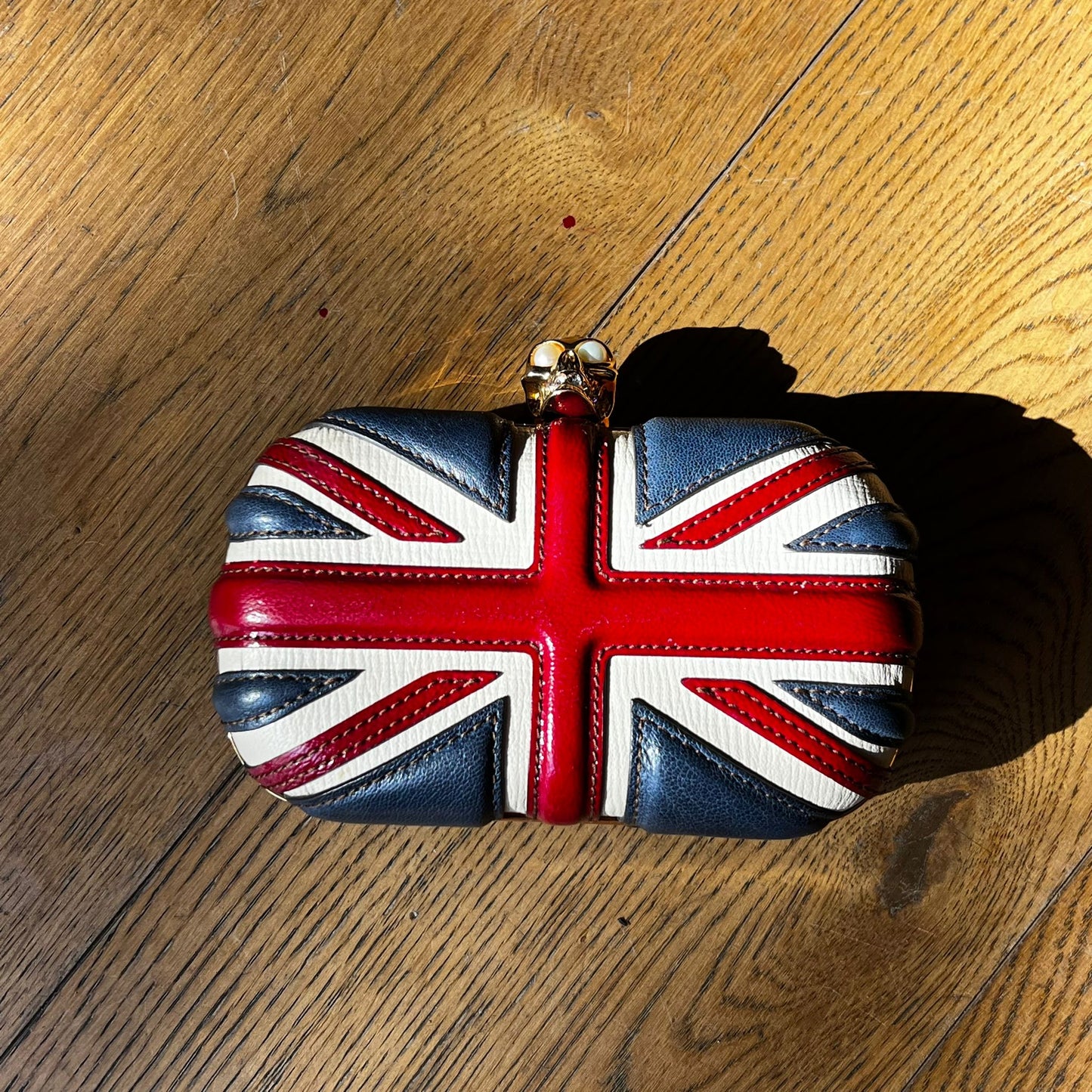 קלאטץ׳ בריטניה של Alexander McQueen