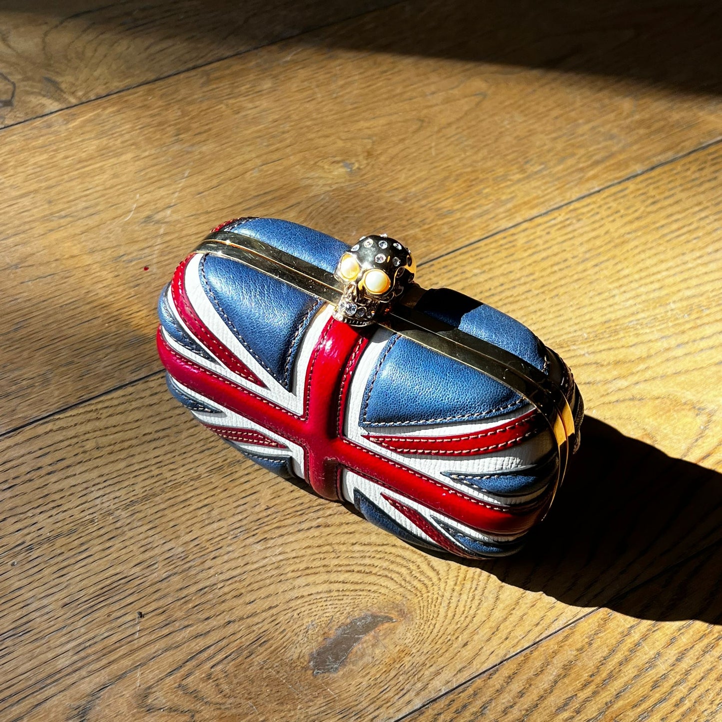 קלאטץ׳ בריטניה של Alexander McQueen