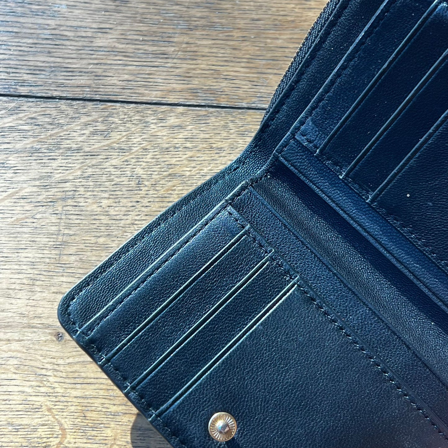 ארנק עור של Tory Burch