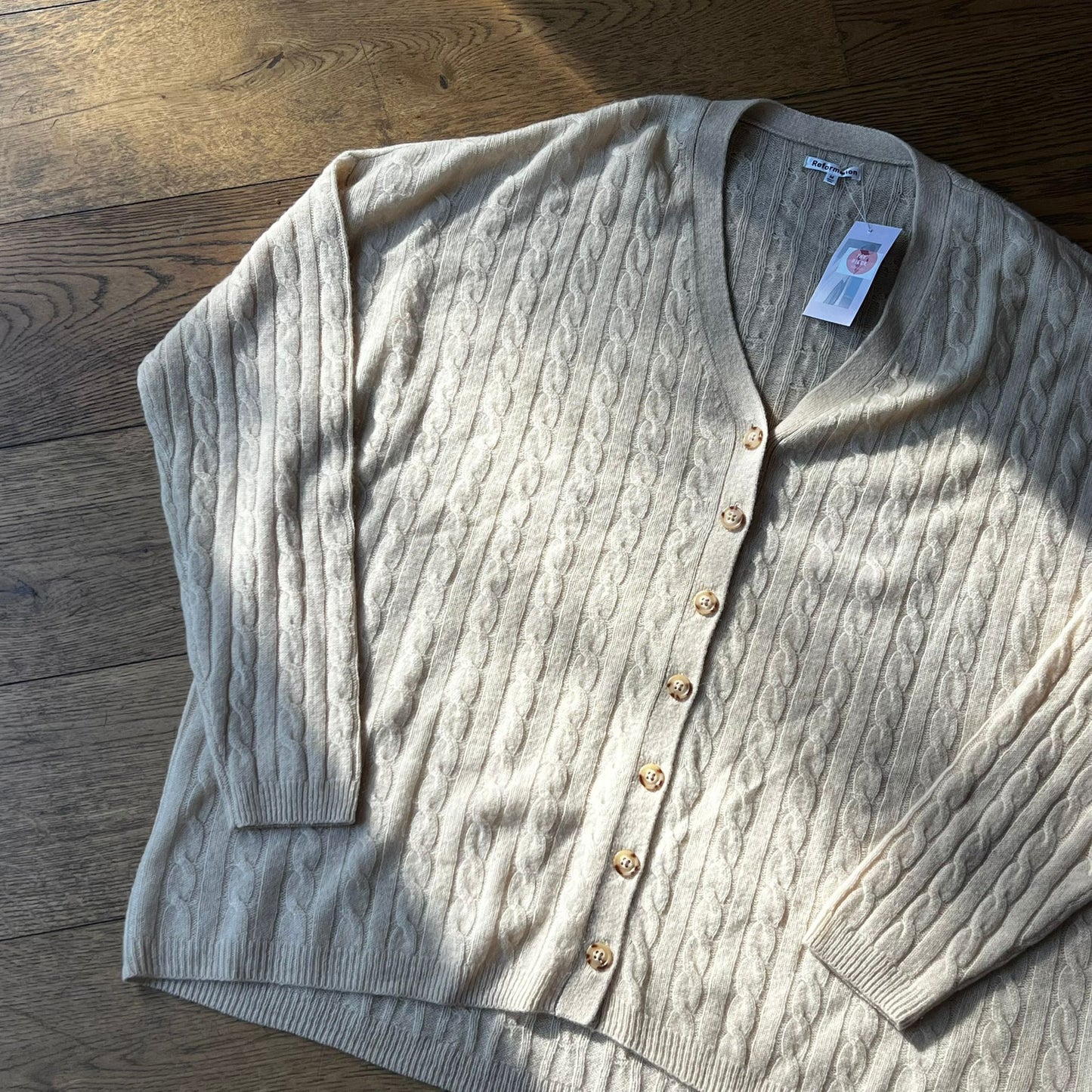 סריג בהיר של Reformation