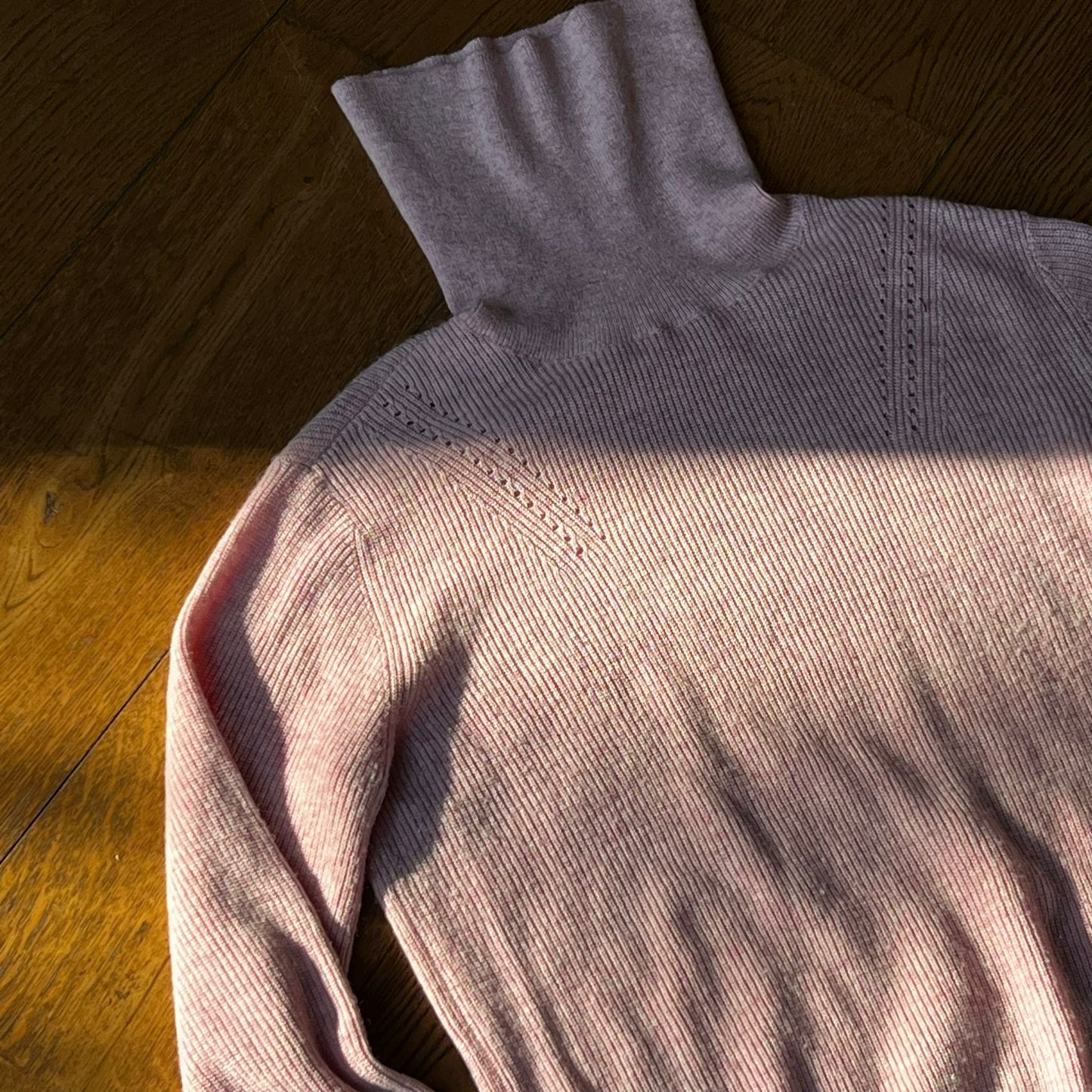 סריג ורוד עם גולף של Scotch and Soda