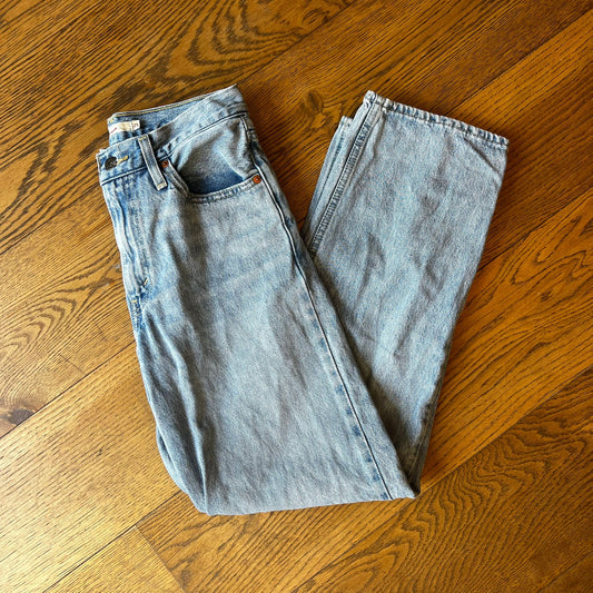 ג׳ינס בהיר של Levi's