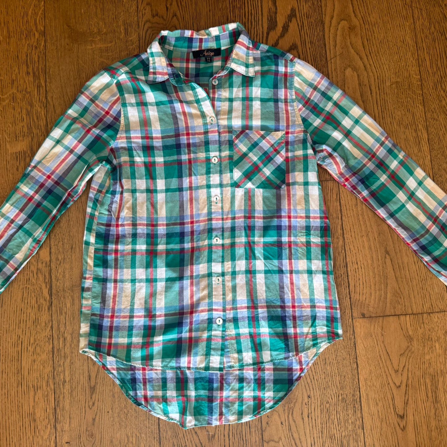 מכופתרת משובצת של An'ge