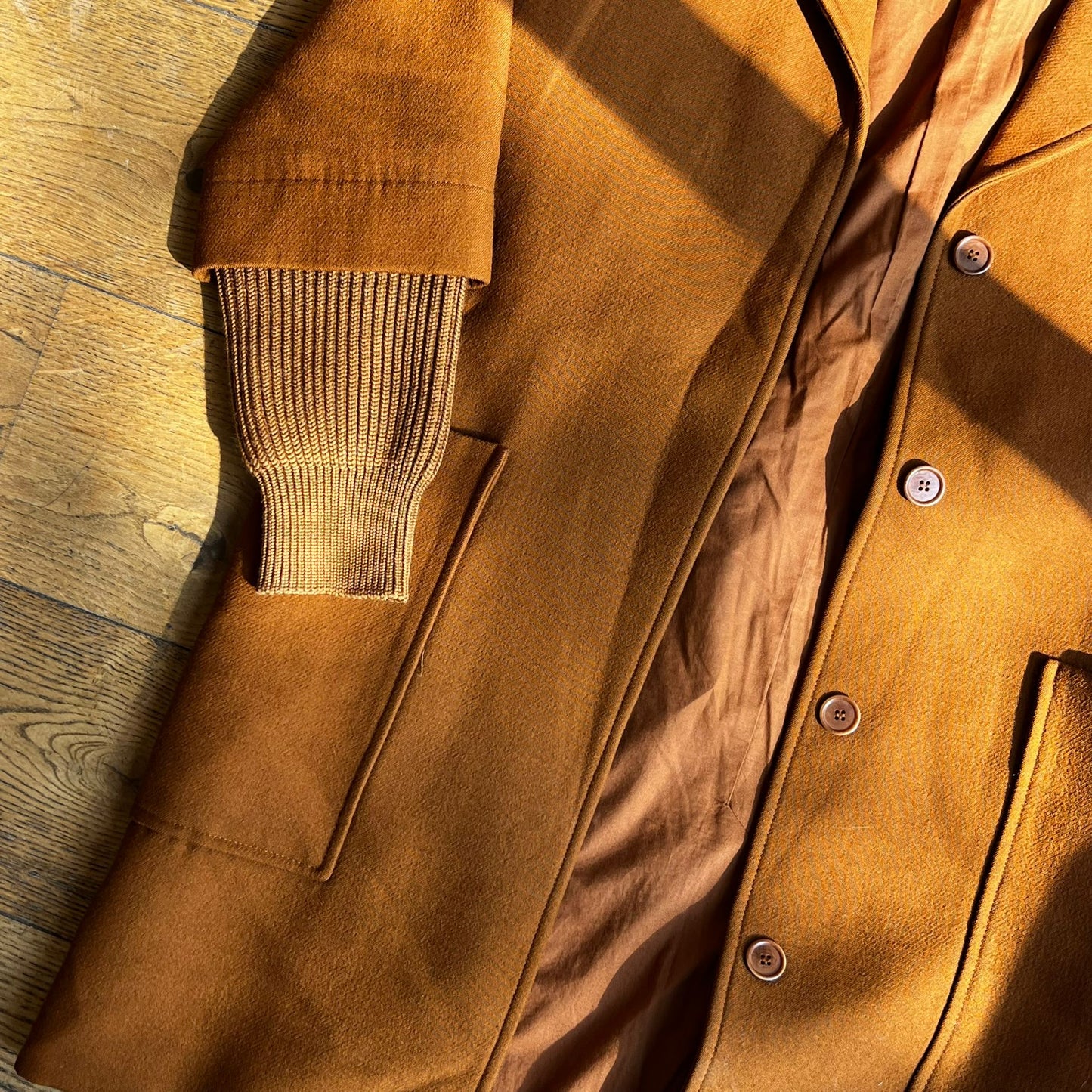 מעיל חום ארוך של Cos