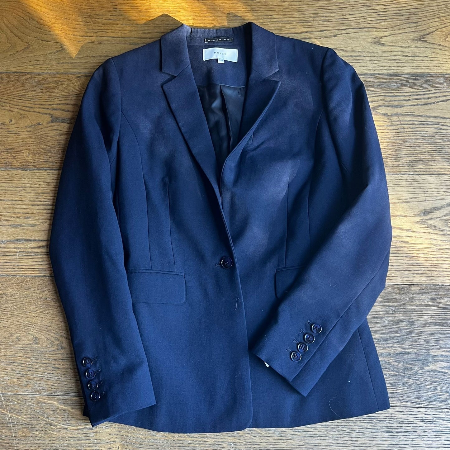 בלייזר כחול של Reiss