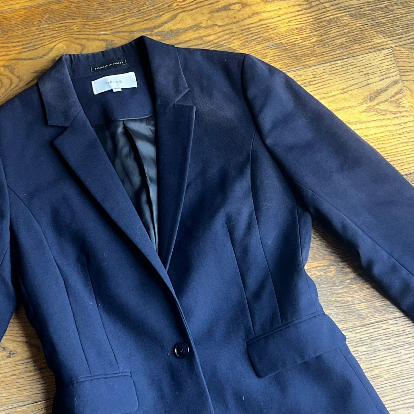 בלייזר כחול של Reiss