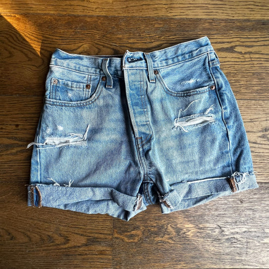 שורטס ג׳ינס כיפול של Levi's