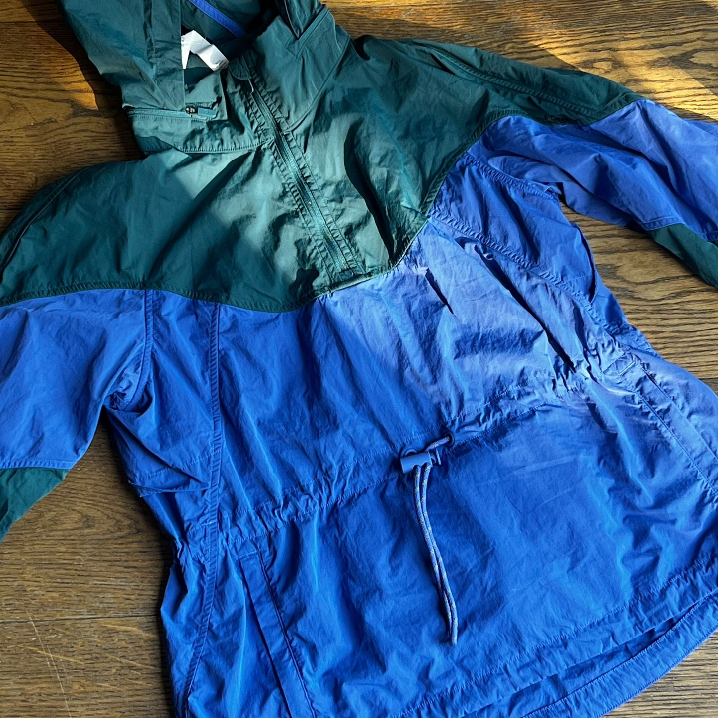 מעיל רוח כחול של Lululemon