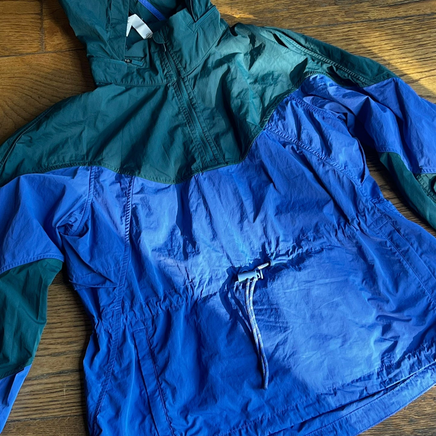 מעיל רוח כחול של Lululemon