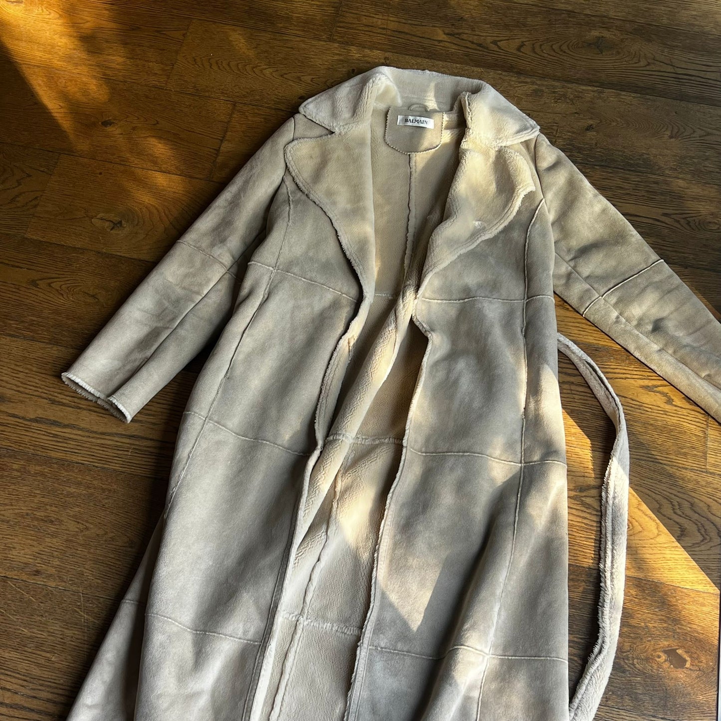 מעיל פרווה בהיר של Balmain