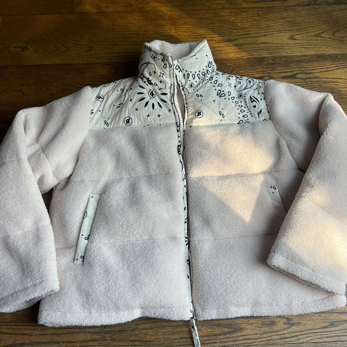 ג׳קט בהיר של Arizona Love