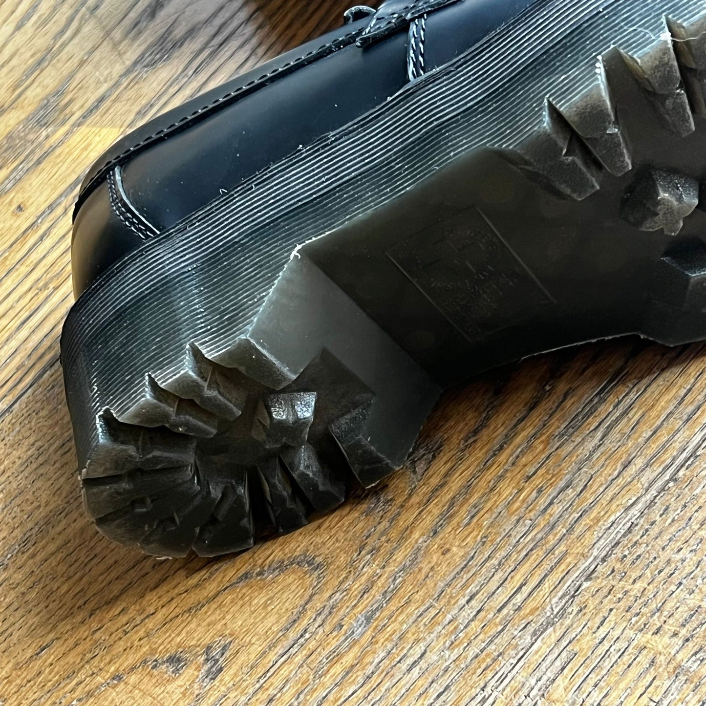 נעלי Loafers לאקה של Dr.Martens