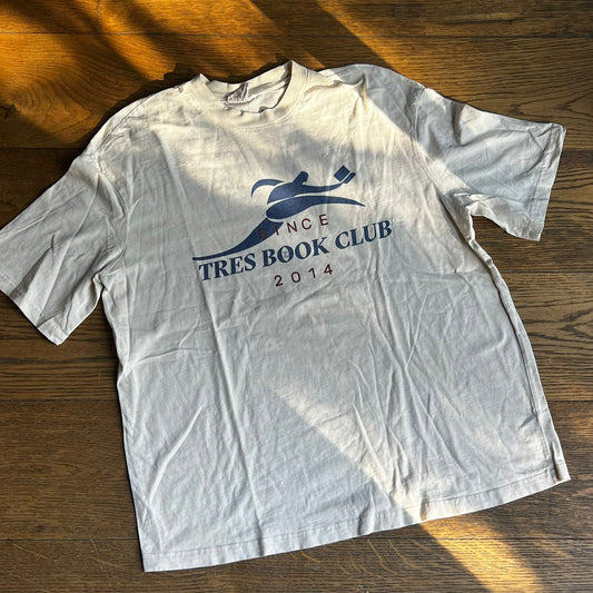 טישירט בוק קלאב של Tres